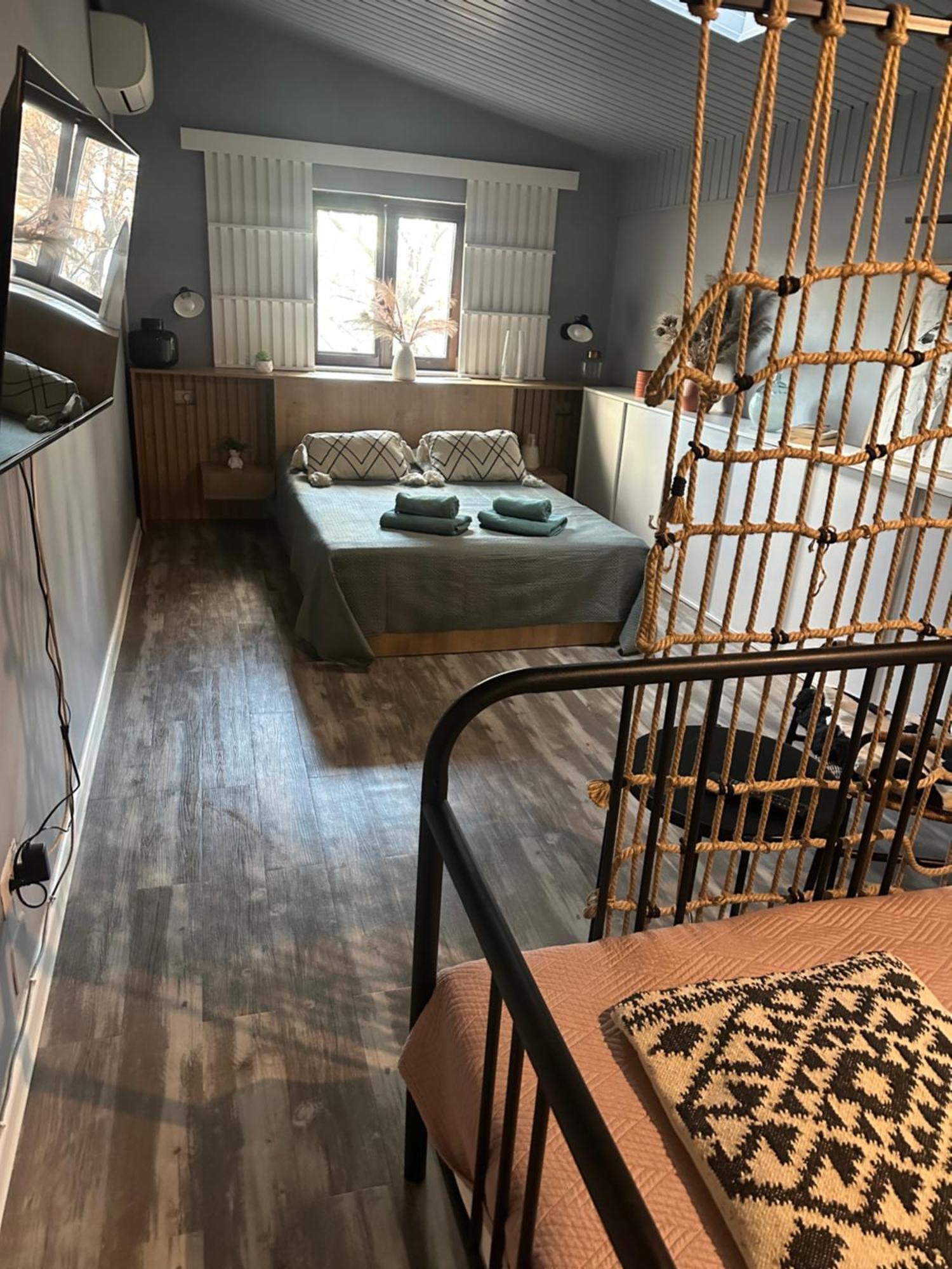 Marvellous Attic Studio In The Old Town ブカレスト エクステリア 写真